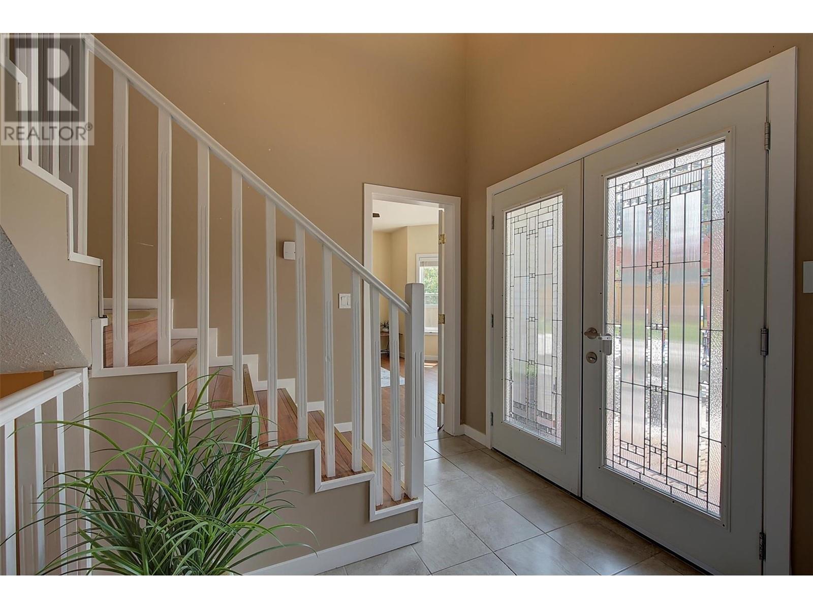  371 Lakewood Road, Vernon