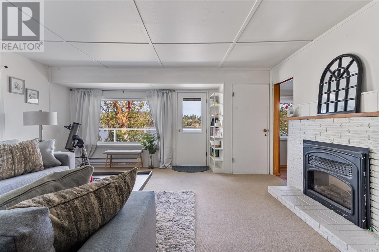 Photo 10 of 976 Westing Rd, Saanich BC