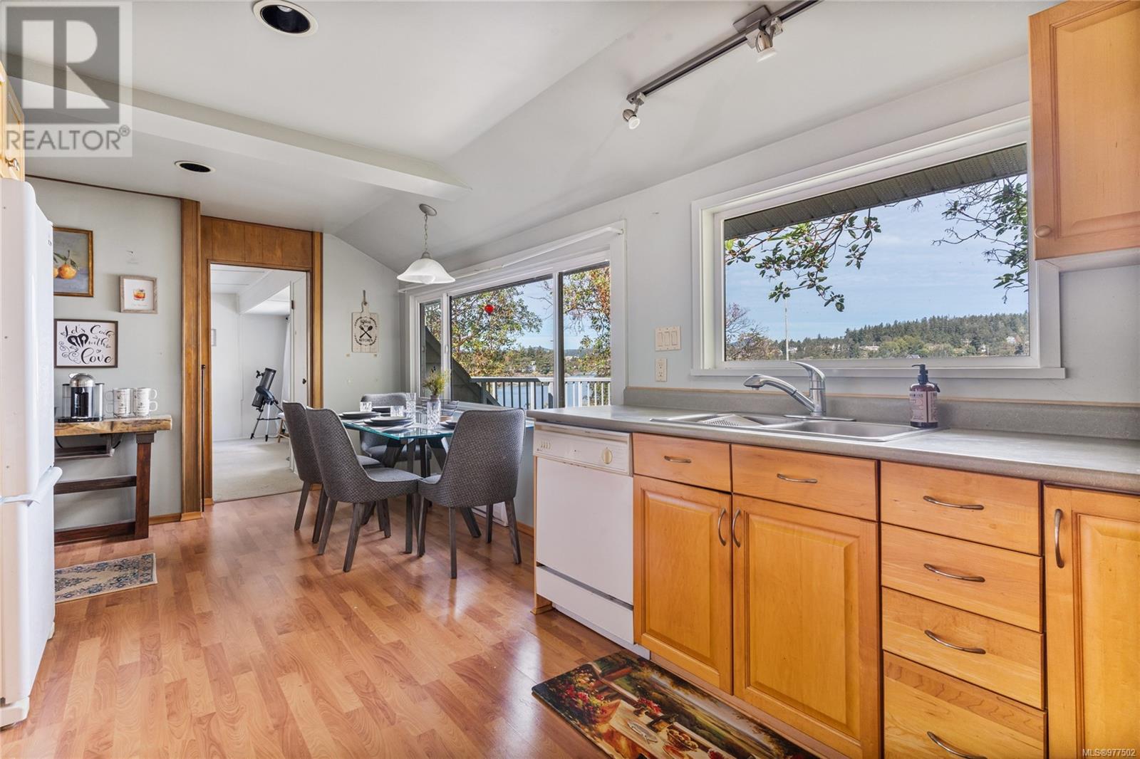 Photo 18 of 976 Westing Rd, Saanich BC