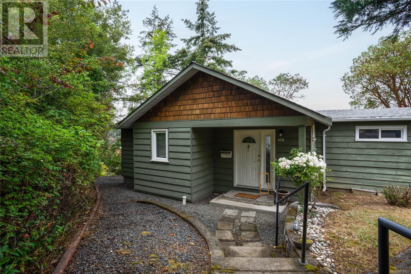Photo 8 of 976 Westing Rd, Saanich BC