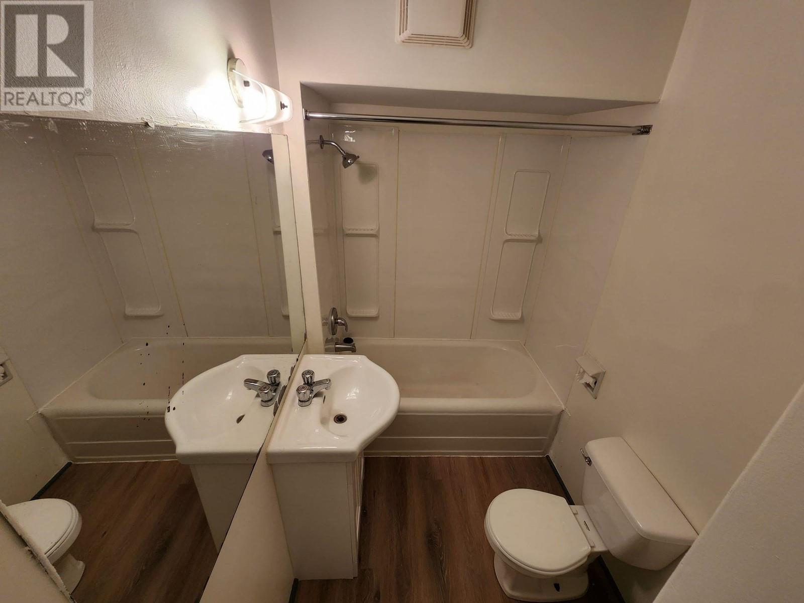 Photo 2 of 1121 Hamilton Street, New Westminster BC