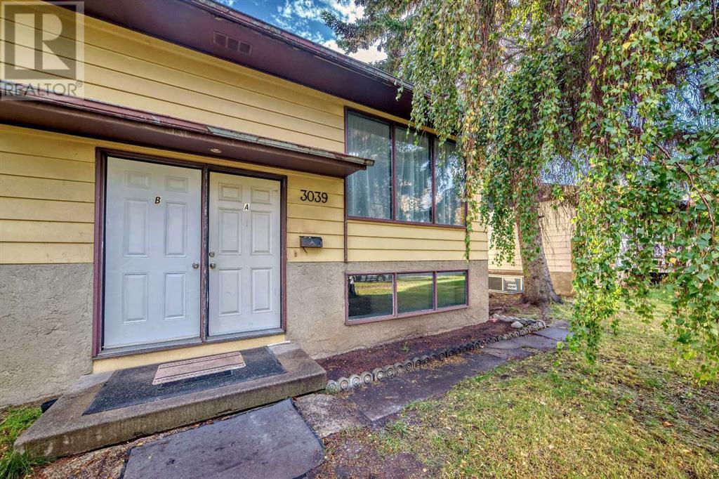 Single Family House Bi-level for Sale in  Dover Ridge Drive SE Dover Calgary 