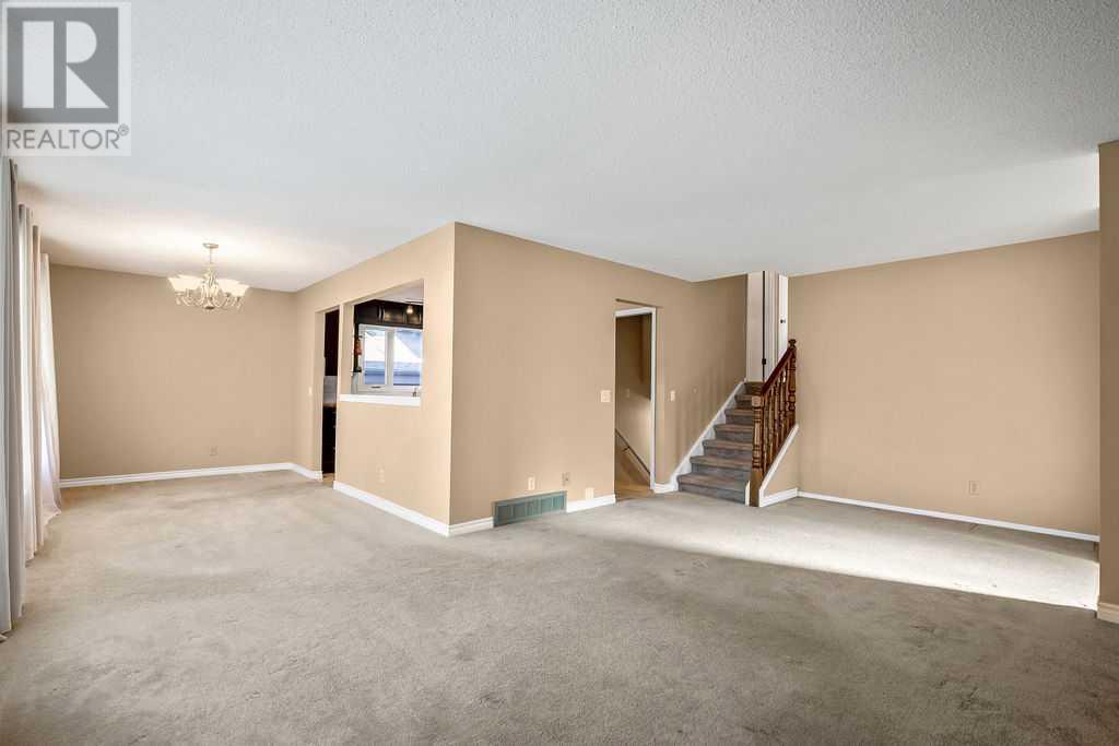 Single Family House 4 Level for Sale in  Beaconsfield Way NW Beddington Heights Calgary 