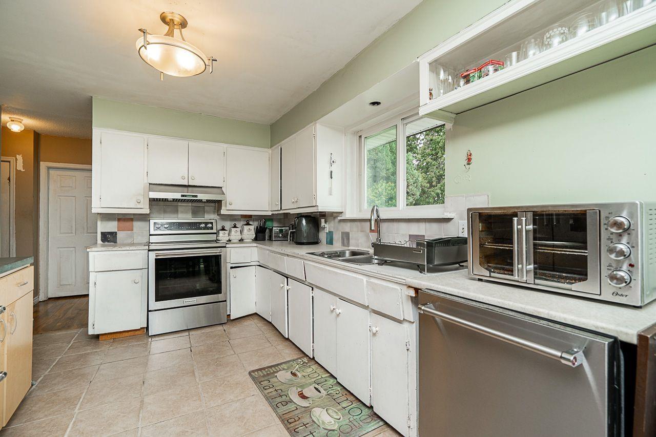 Photo 11 of 13376 89 A Avenue, Surrey BC