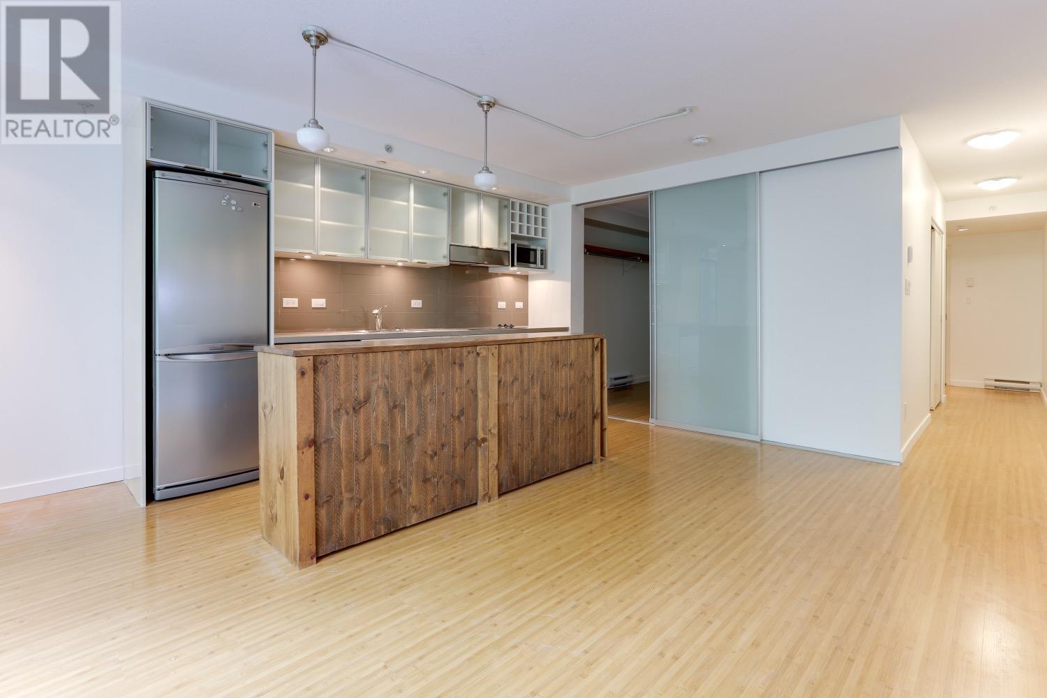 302 168 POWELL STREET, Vancouver