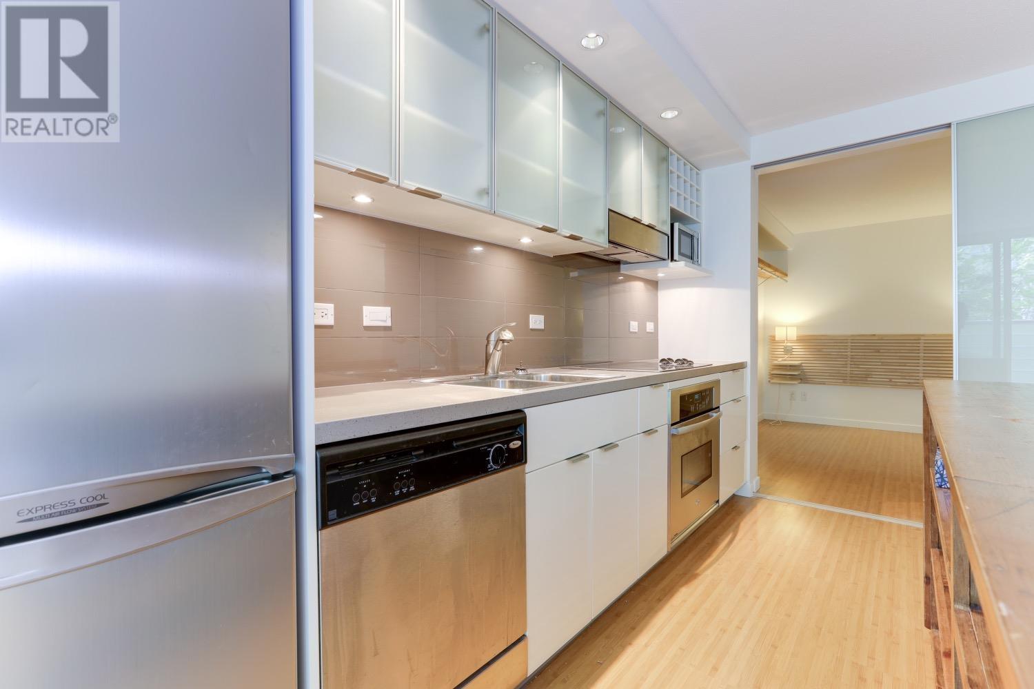 302 168 POWELL STREET, Vancouver