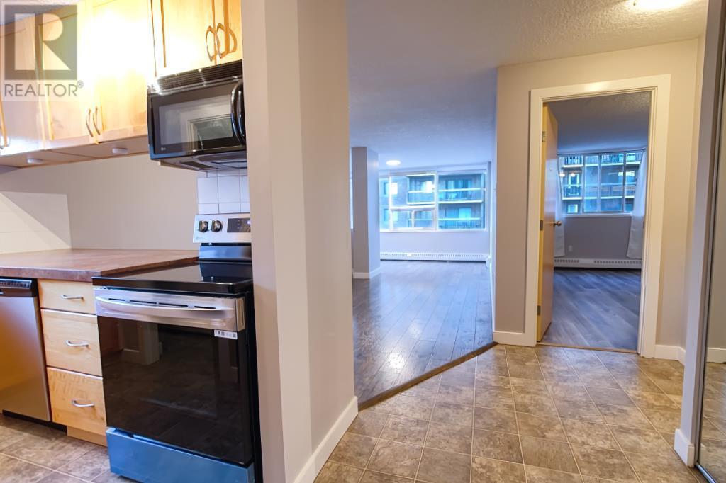 Single Family House High rise for Sale in    Avenue SW Beltline Calgary 