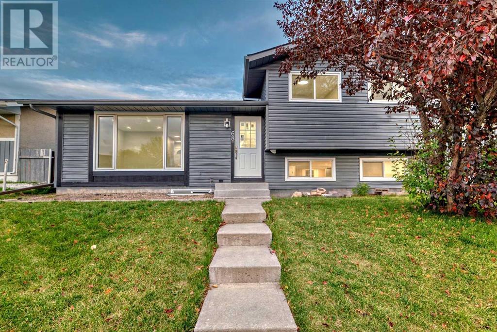 Single Family House 4 Level for Sale in  Pensville Road SE Penbrooke Meadows Calgary 