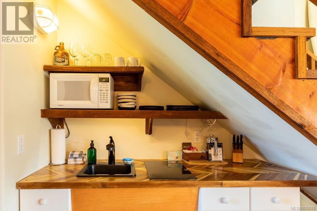 14 1002 Peninsula Rd, Ucluelet