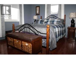 253 John Cabot Drive thumbnail 13