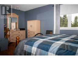 253 John Cabot Drive thumbnail 14