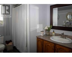 253 John Cabot Drive thumbnail 16