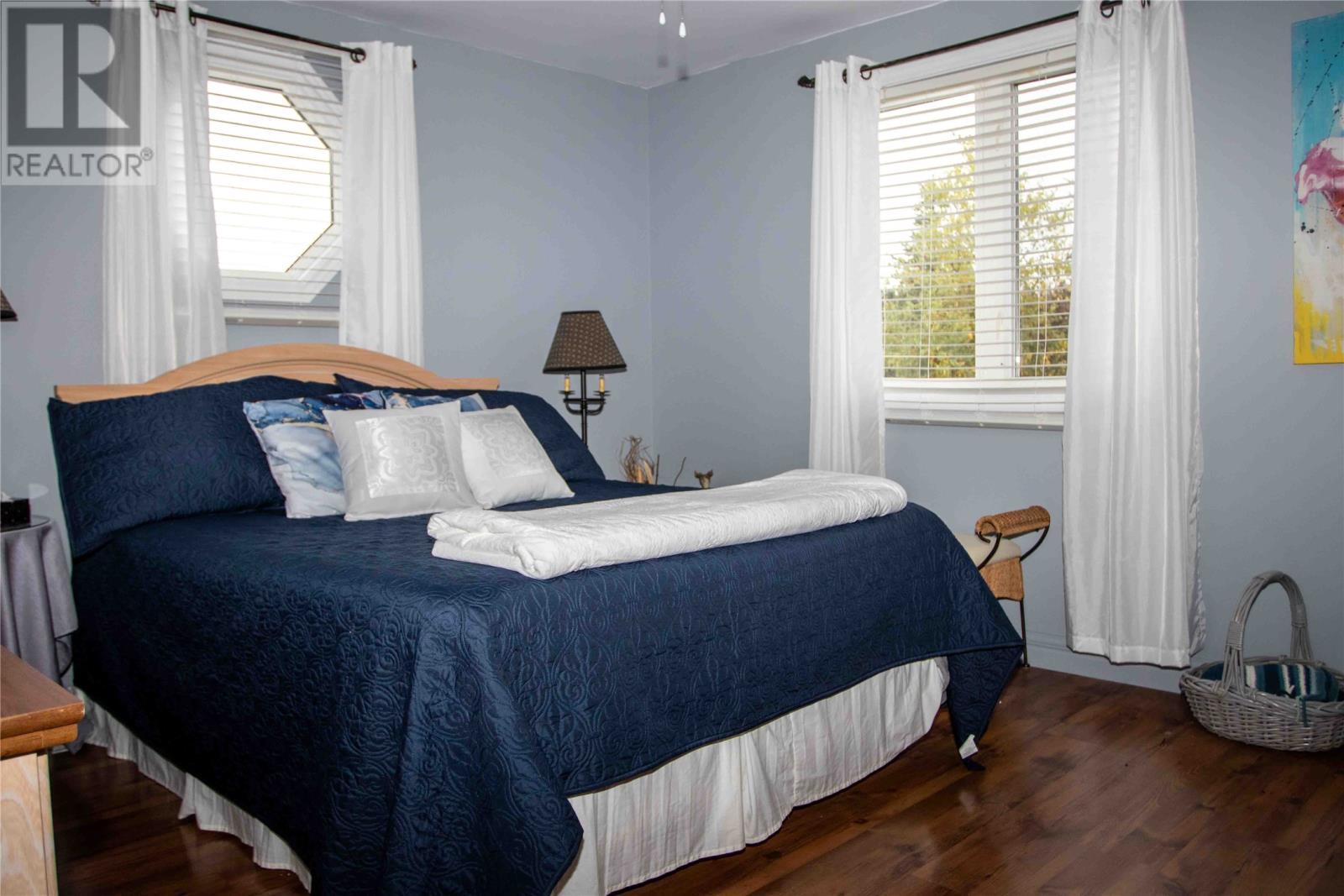 253 John Cabot Drive - 18
