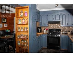 253 John Cabot Drive thumbnail 5