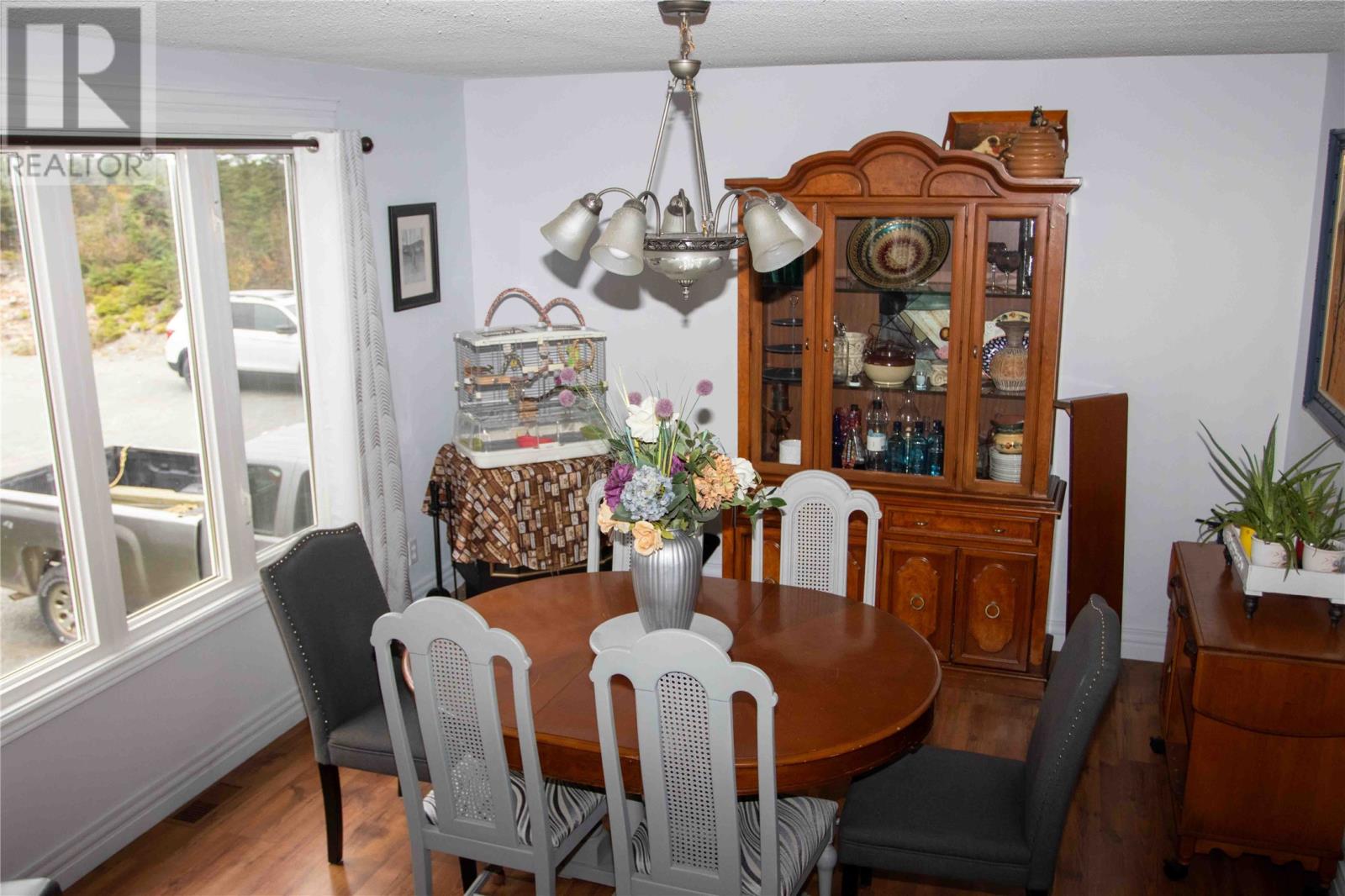 253 John Cabot Drive - 9