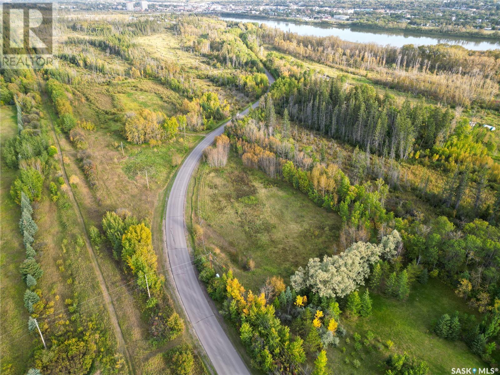Photo 4 of 898 Riverside Drive, Prince Albert SK
