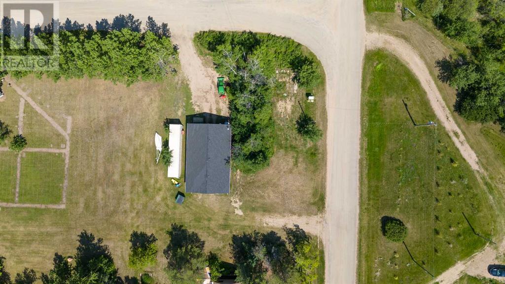 Photo 10 of 5005 5009 And 5011 50 Avenue, Streamstown AB