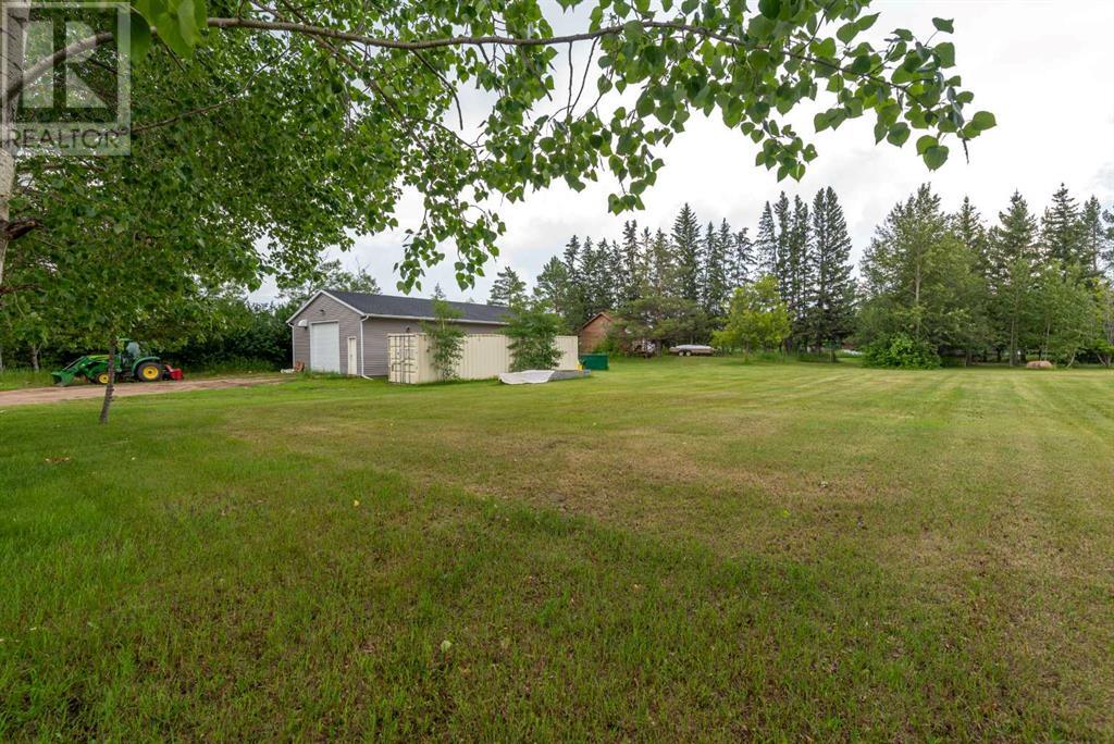 Photo 13 of 5005 5009 And 5011 50 Avenue, Streamstown AB