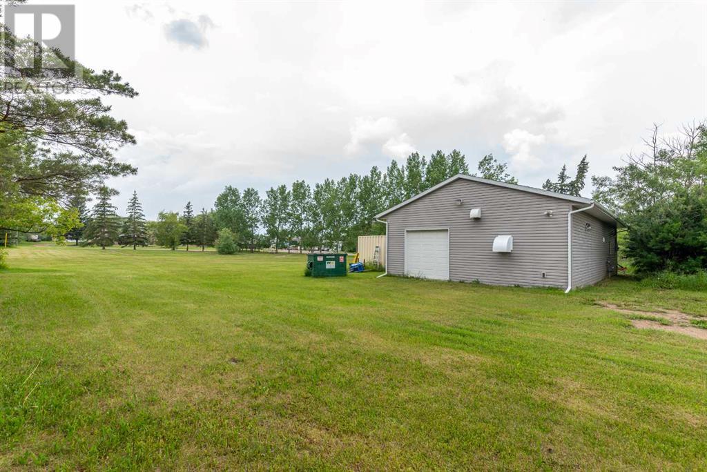Photo 17 of 5005 5009 And 5011 50 Avenue, Streamstown AB