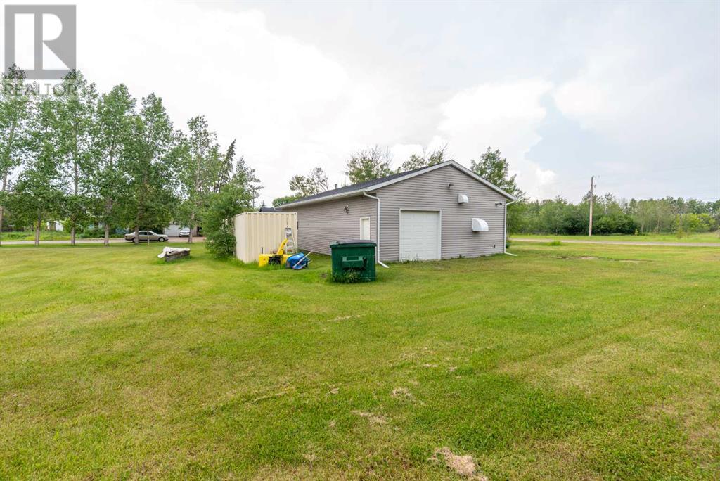 Photo 16 of 5005 5009 And 5011 50 Avenue, Streamstown AB