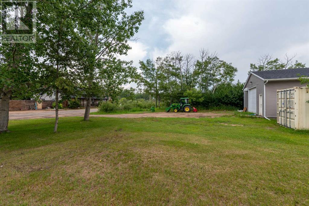 Photo 20 of 5005 5009 And 5011 50 Avenue, Streamstown AB