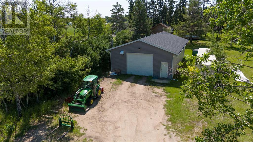 Photo 32 of 5005 5009 And 5011 50 Avenue, Streamstown AB