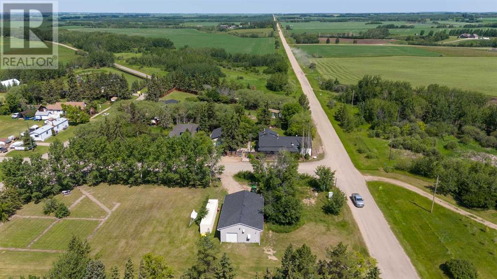Photo 36 of 5005 5009 And 5011 50 Avenue, Streamstown AB