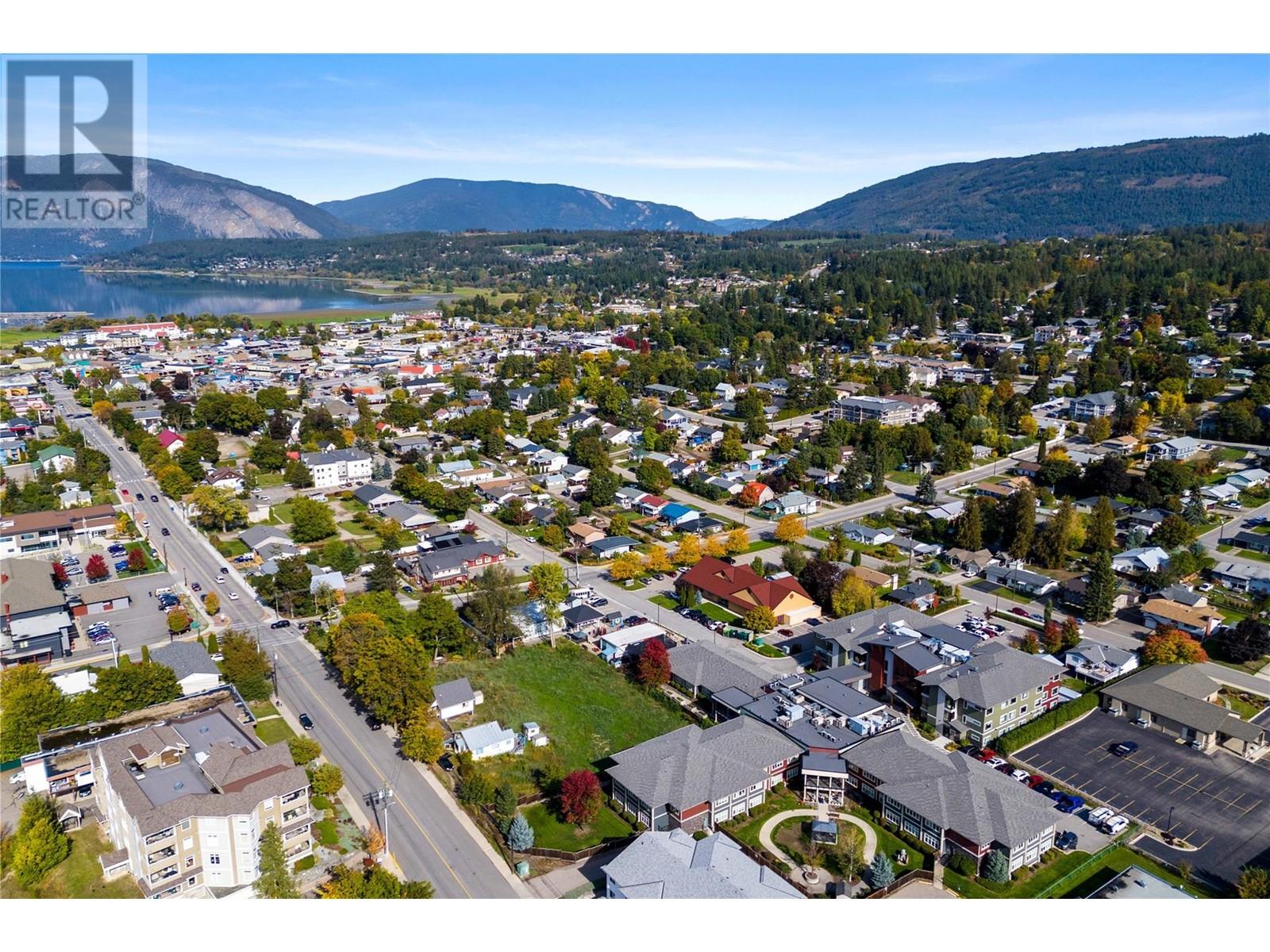  Shuswap Street Southeast, Salmon Arm