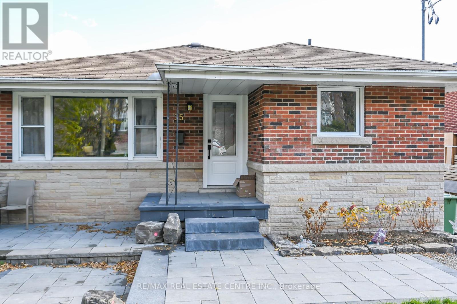 Single Family House Bungalow for Sale in B   KIMBERLY DRIVE Hamilton (Rosedale) 