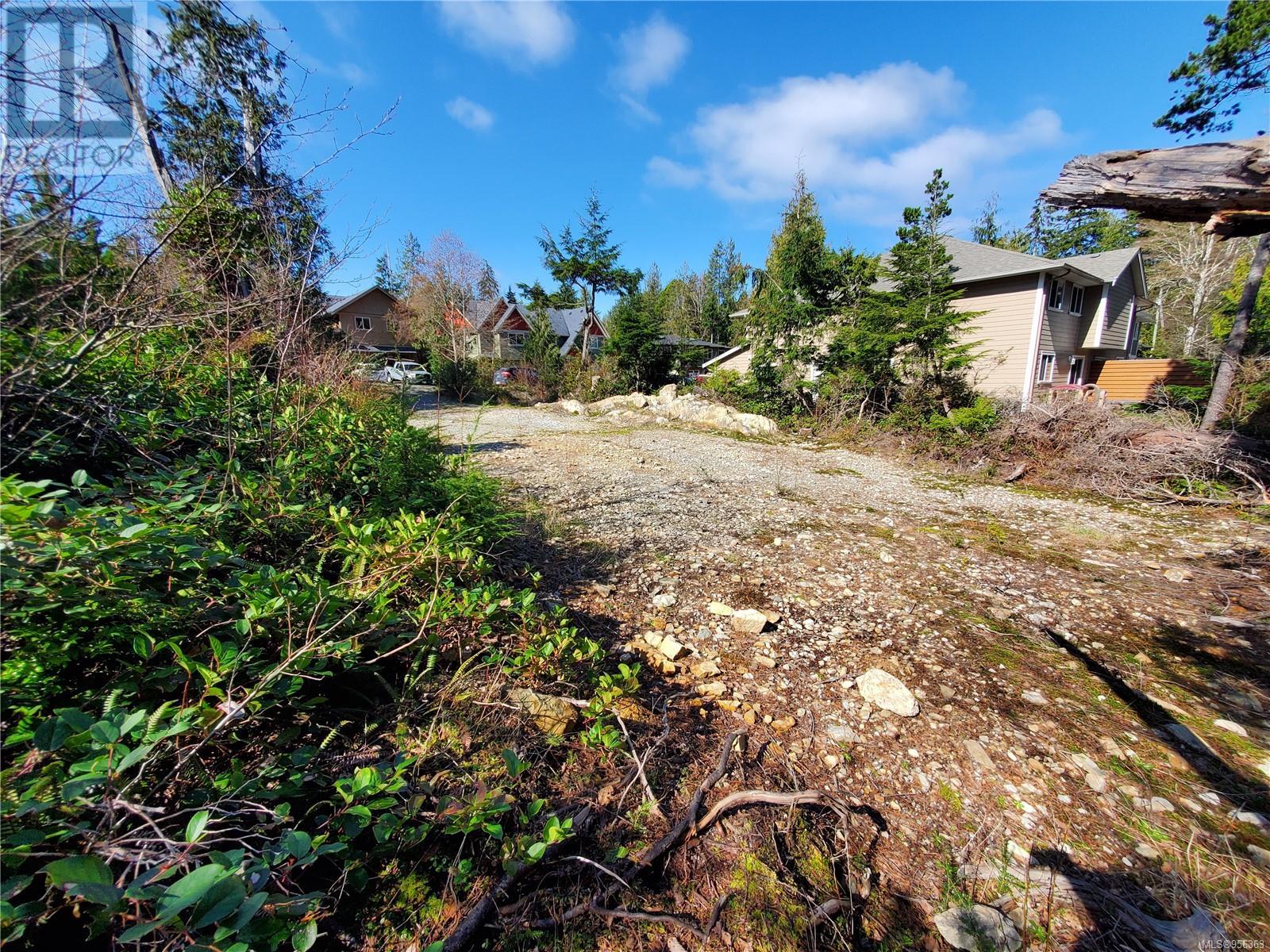 948 Hardy Pl, Tofino