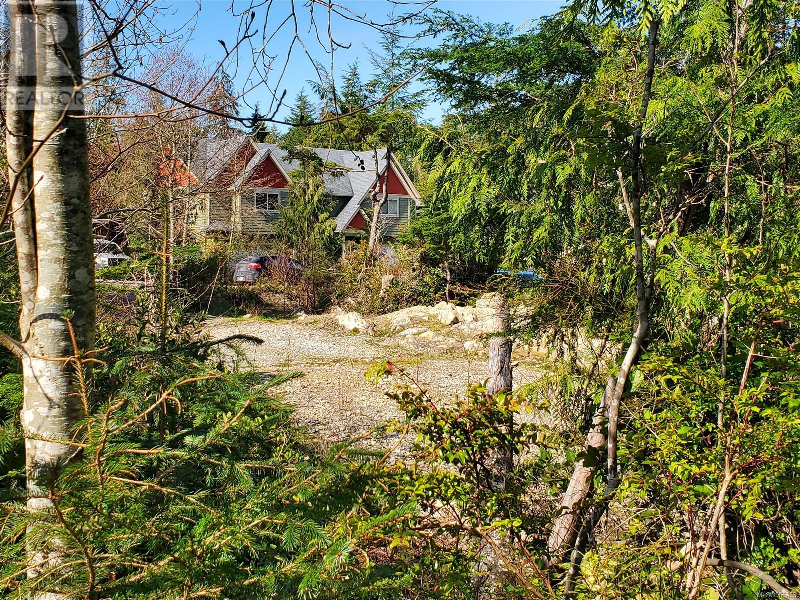 948 Hardy Pl, Tofino