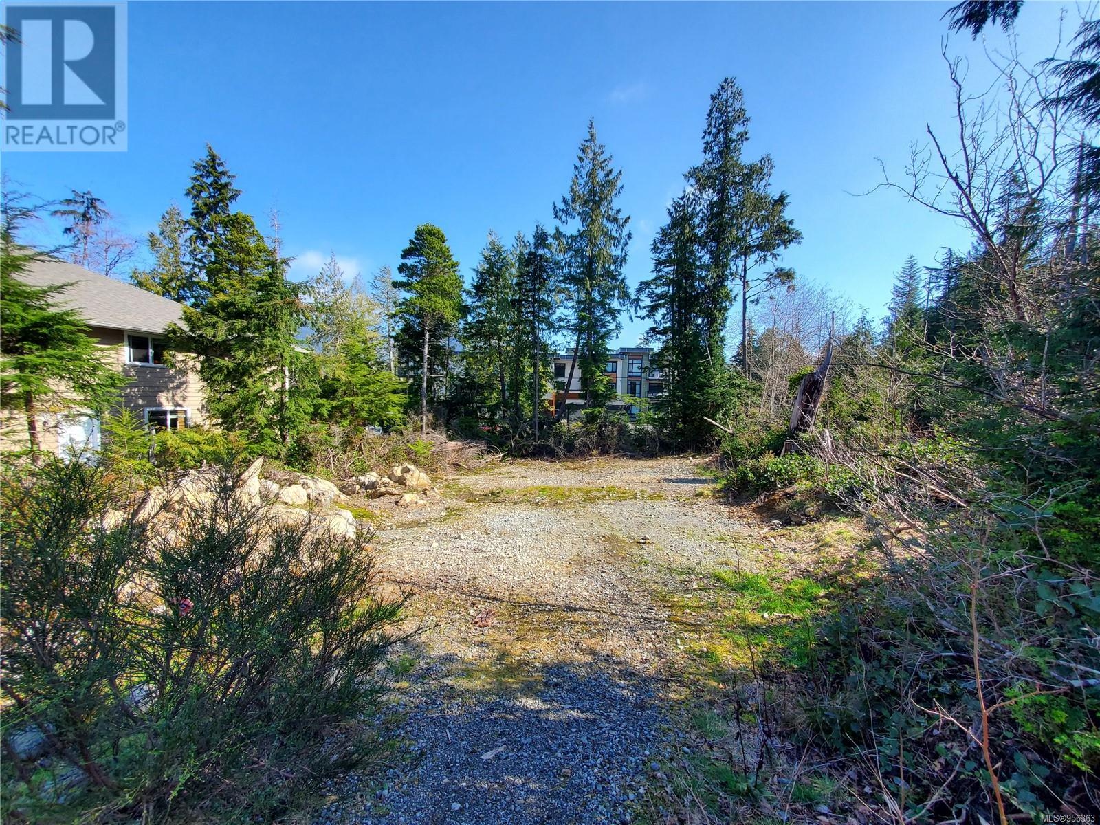 948 Hardy Pl, Tofino