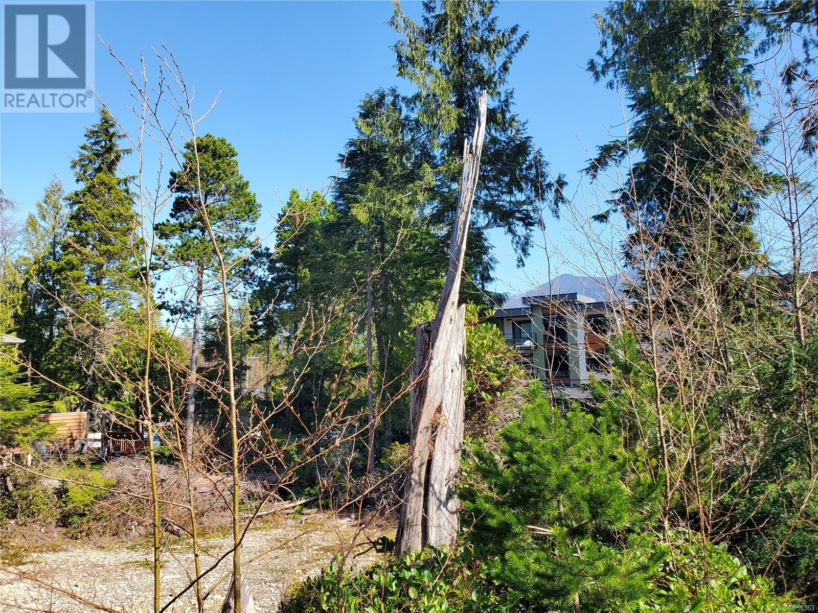 948 Hardy Pl, Tofino