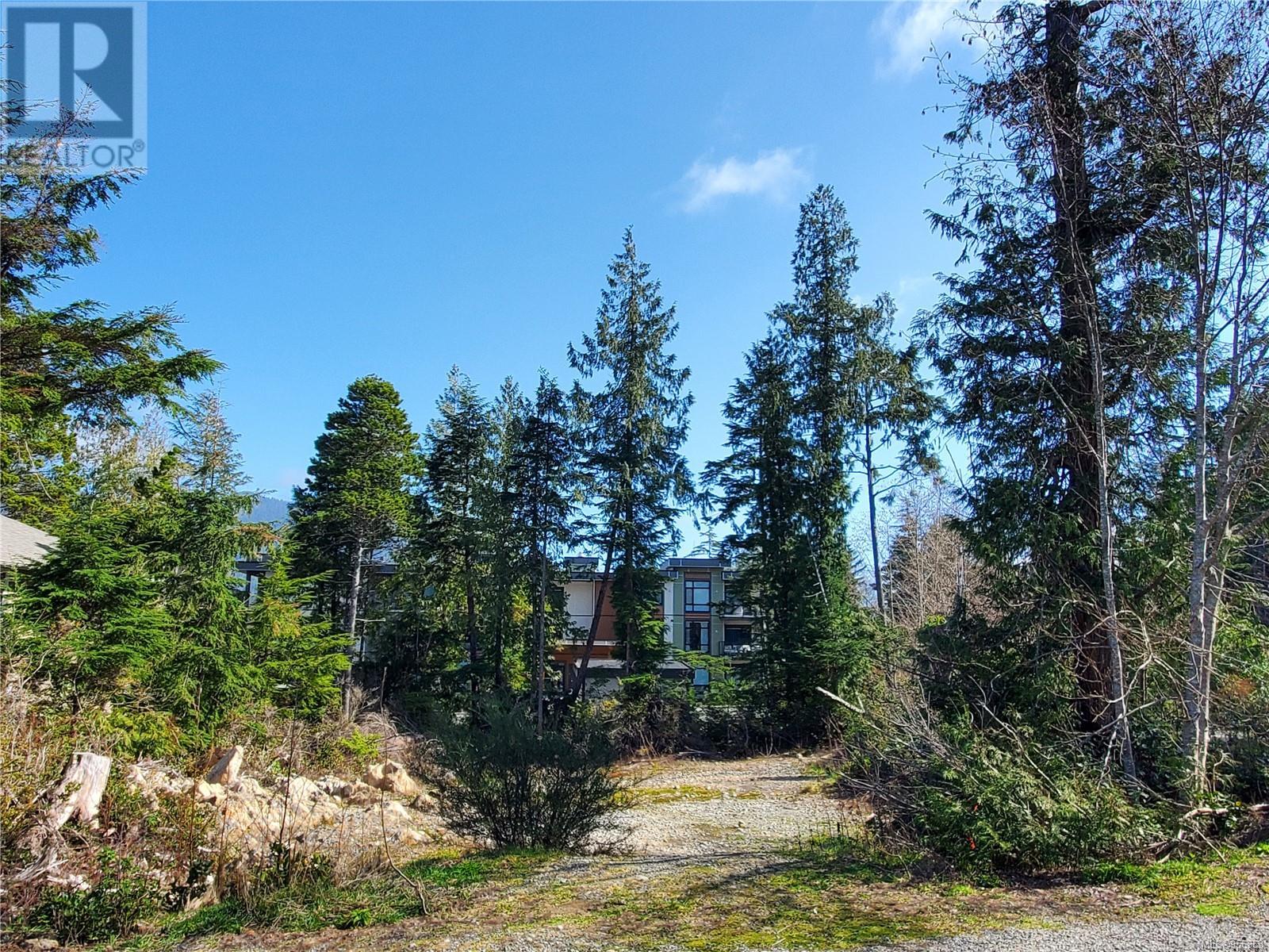 948 Hardy Pl, Tofino