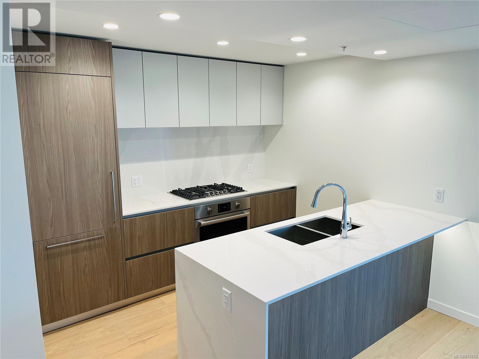 706 2000 Hannington Rd, Langford real estate listing 978373
