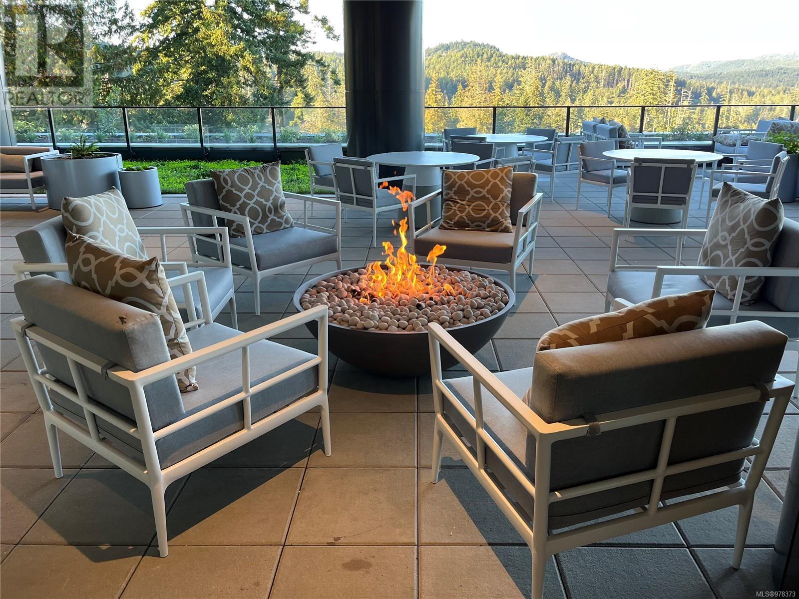 706 2000 Hannington Rd, Langford real estate listing 978373