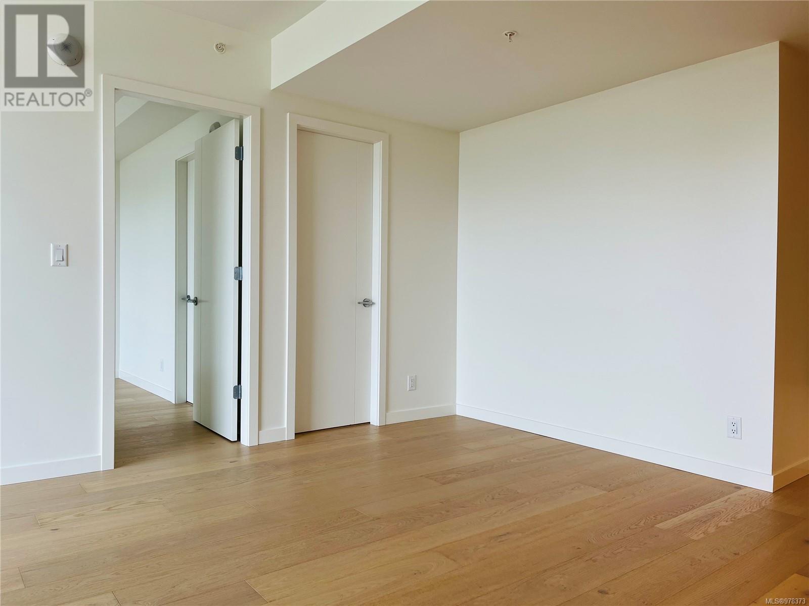 706 2000 Hannington Rd, Langford real estate listing 978373