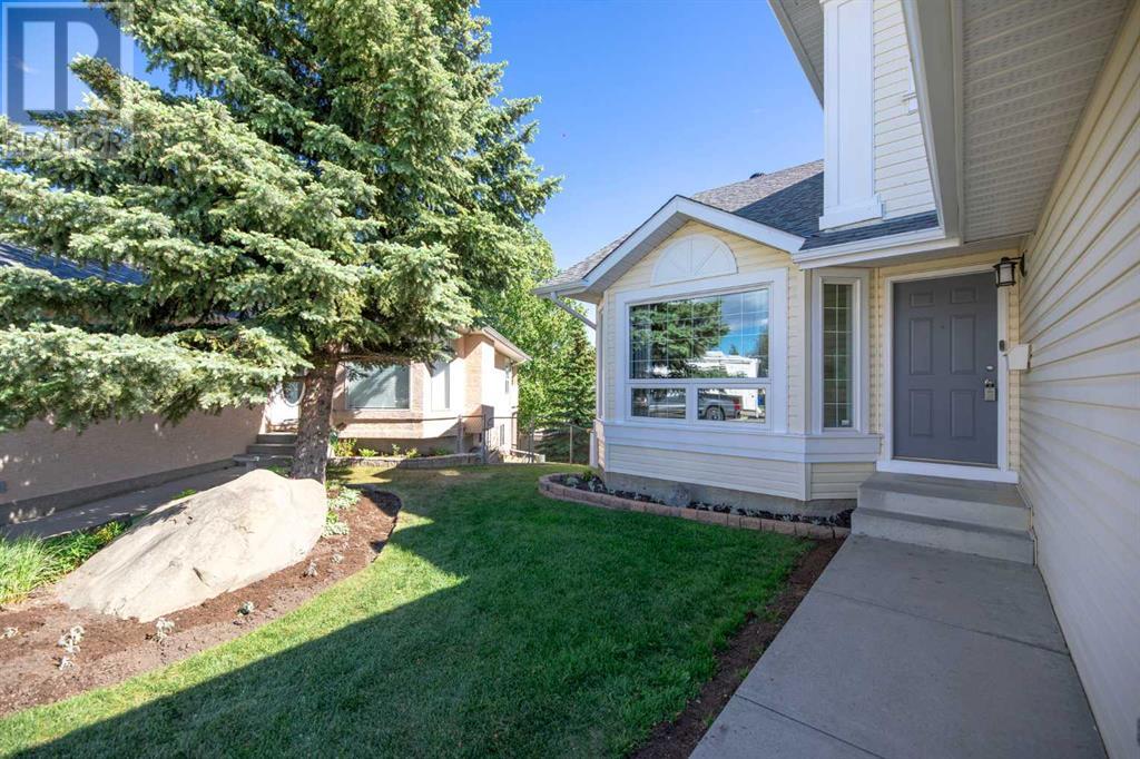 Single Family House for Sale in  Sceptre Court NW Scenic Acres Calgary 