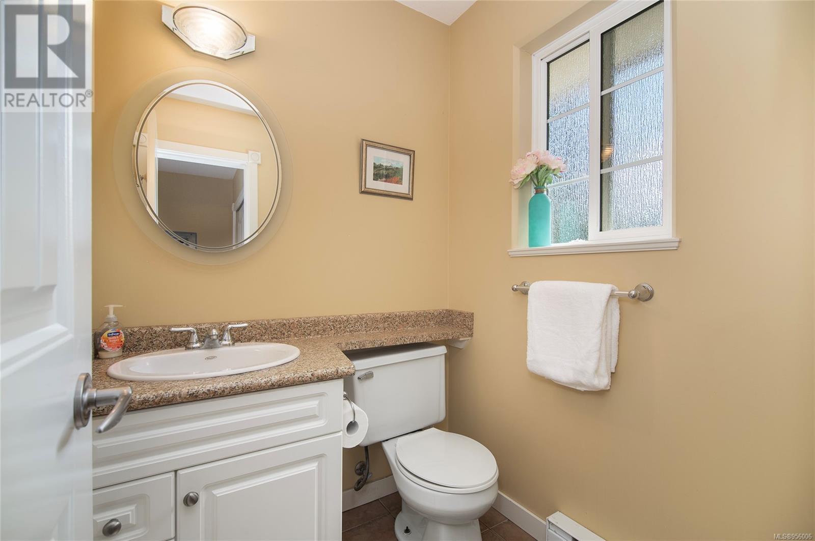 2420 Campbell River Rd, Campbell River real estate listing 956006