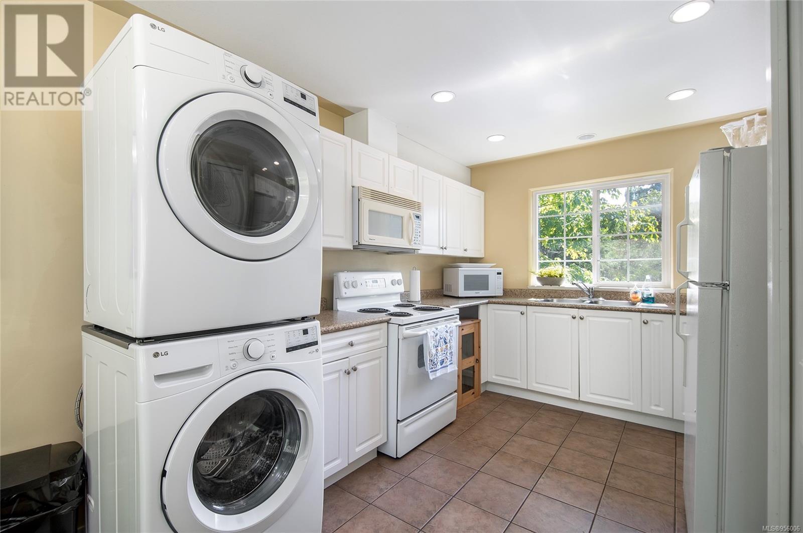 2420 Campbell River Rd, Campbell River real estate listing 956006