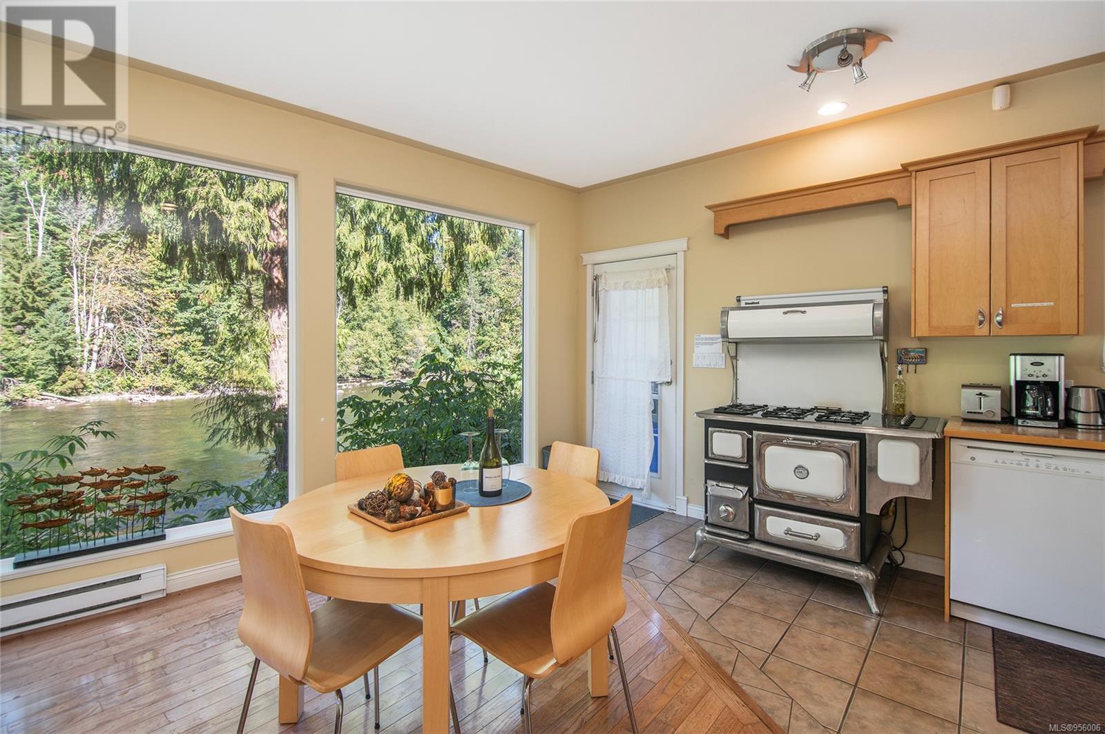 2420 Campbell River Rd, Campbell River real estate listing 956006