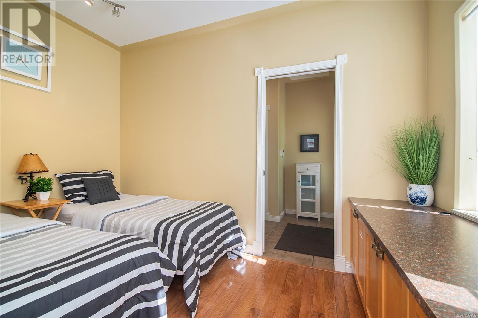2420 Campbell River Rd, Campbell River real estate listing 956006