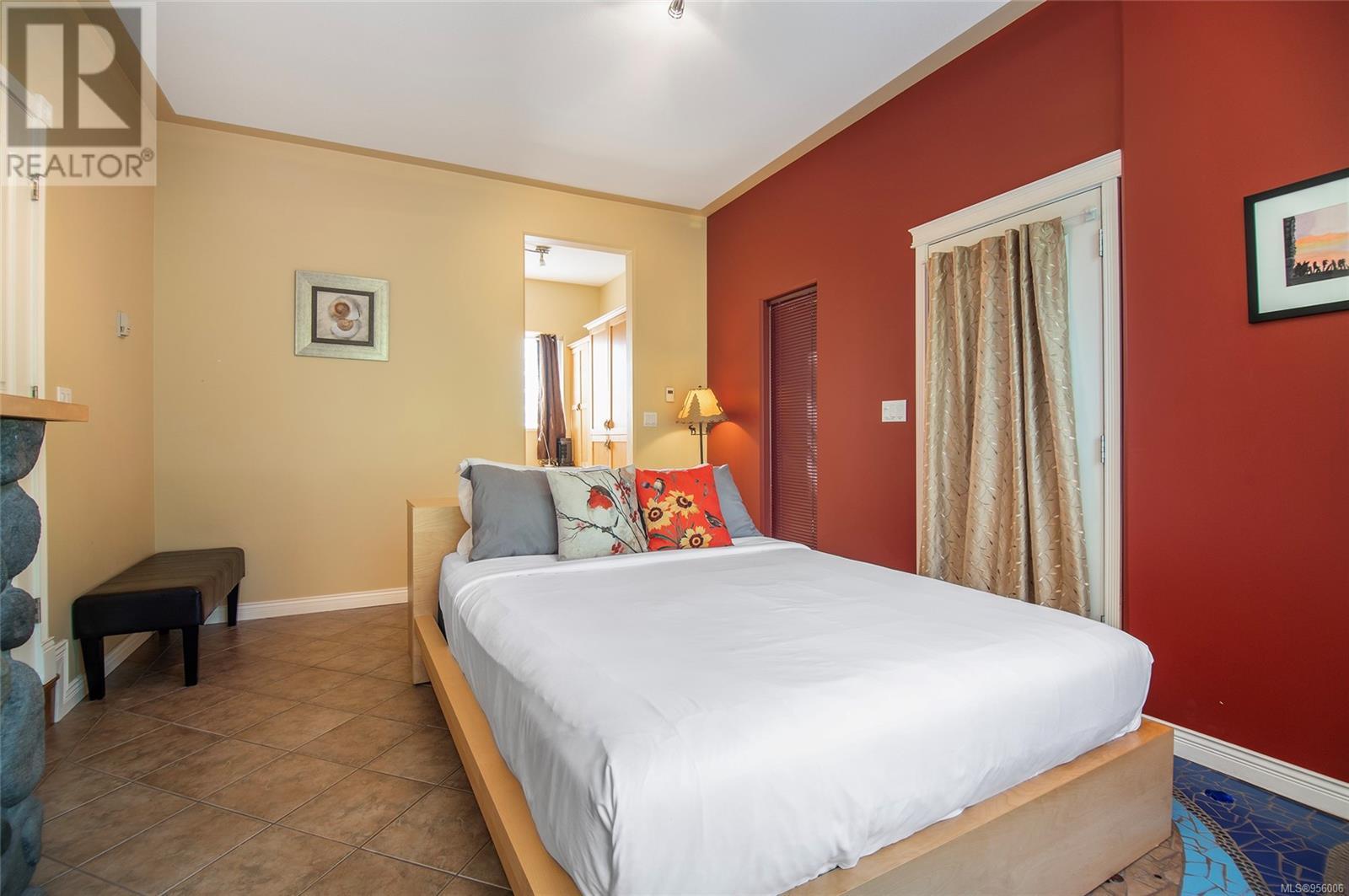 2420 Campbell River Rd, Campbell River real estate listing 956006