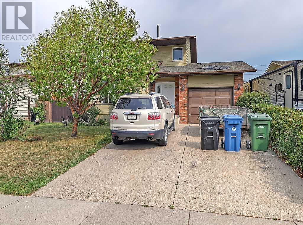 Single Family House for Sale in  Beddington Circle NE Beddington Heights Calgary 