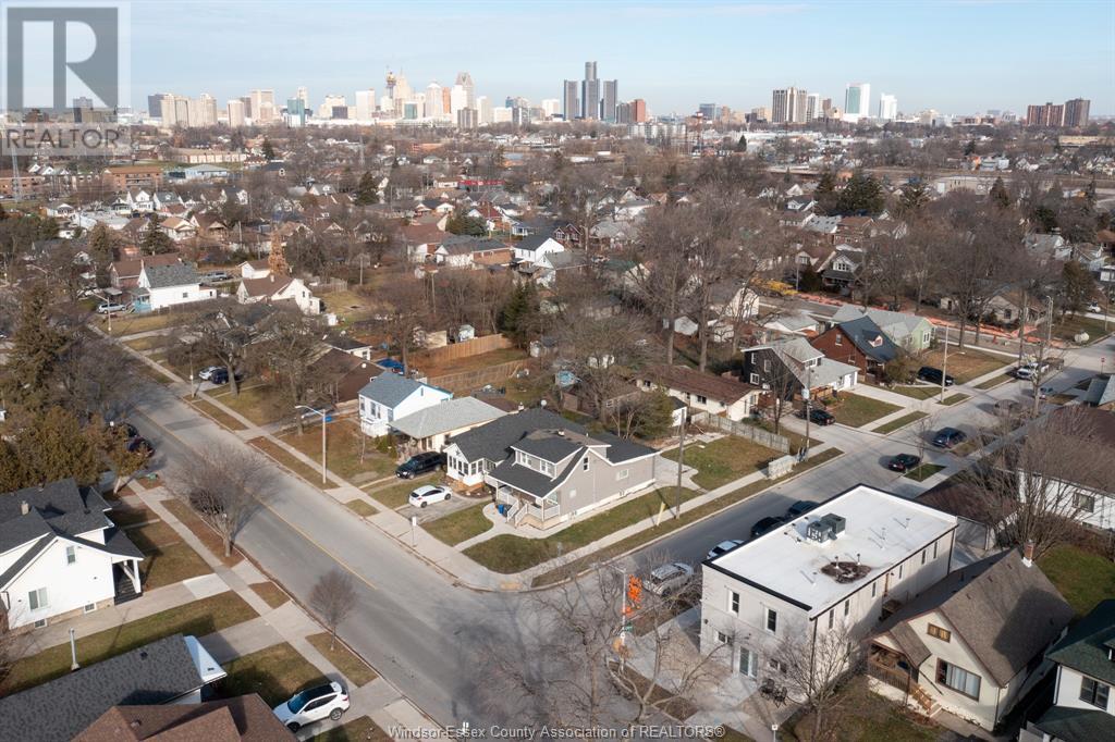 Photo 9 of 1010 Campbell, Windsor ON