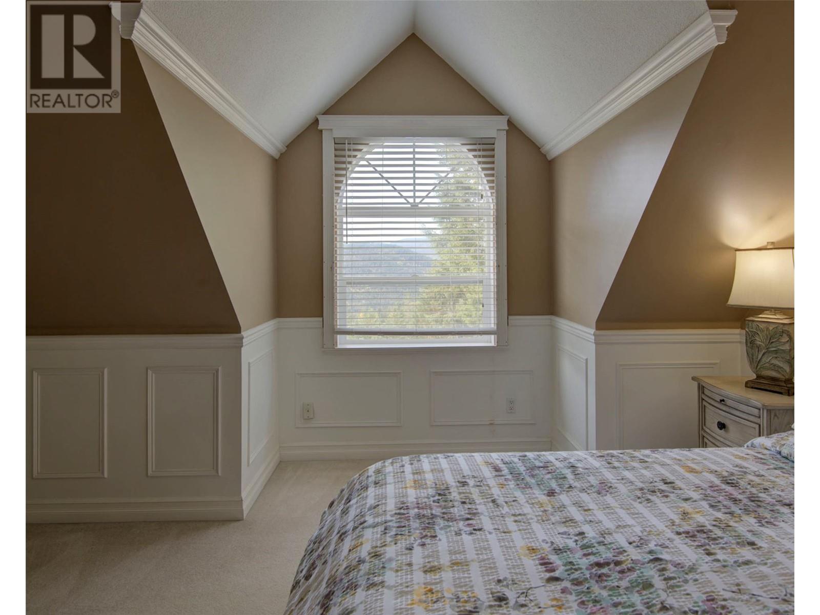 5228 Warren Creek Road, Falkland