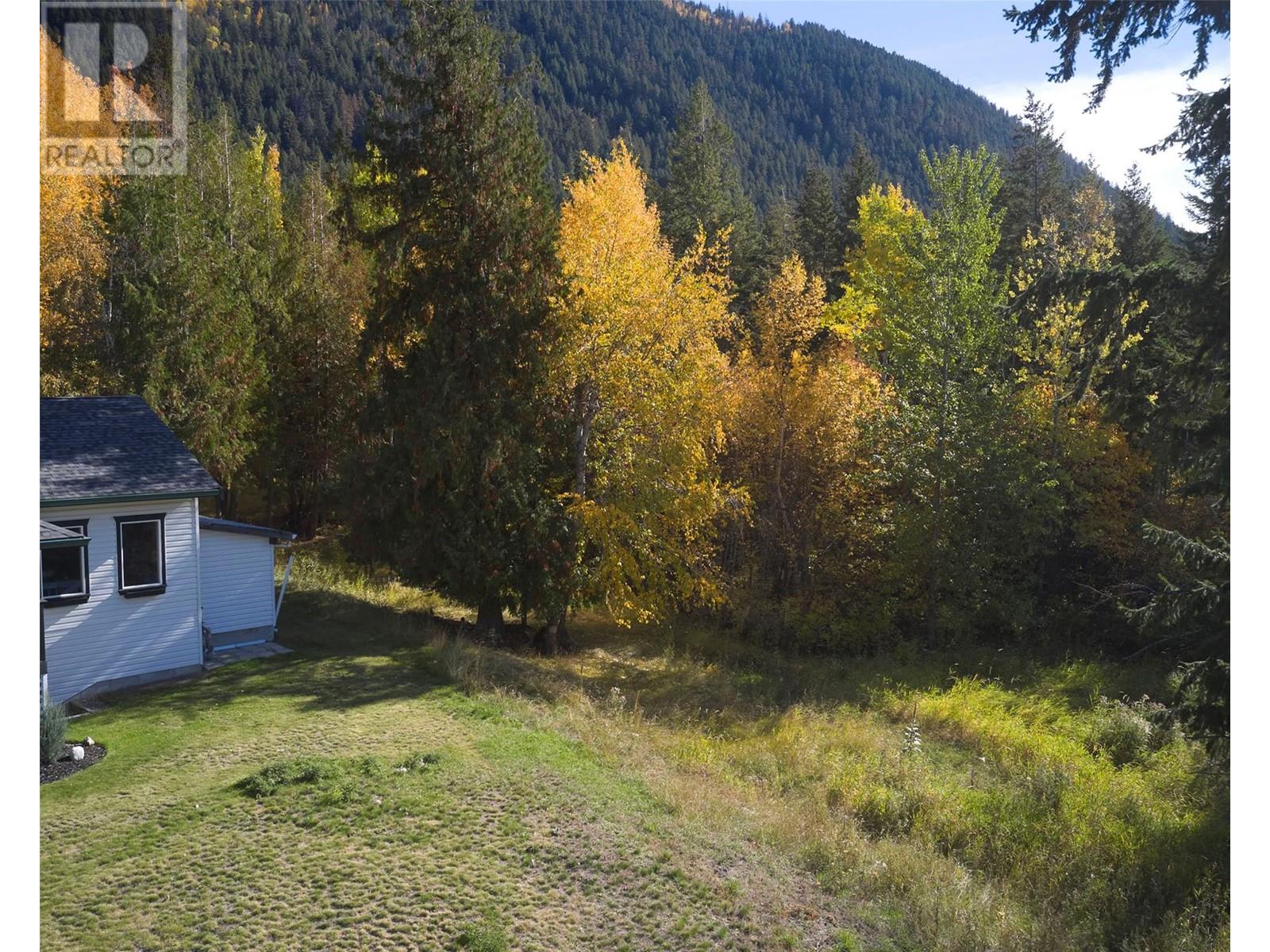 5228 Warren Creek Road, Falkland