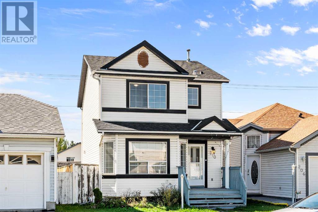 Single Family House for Sale in  Saratoga Close NE Monterey Park Calgary 