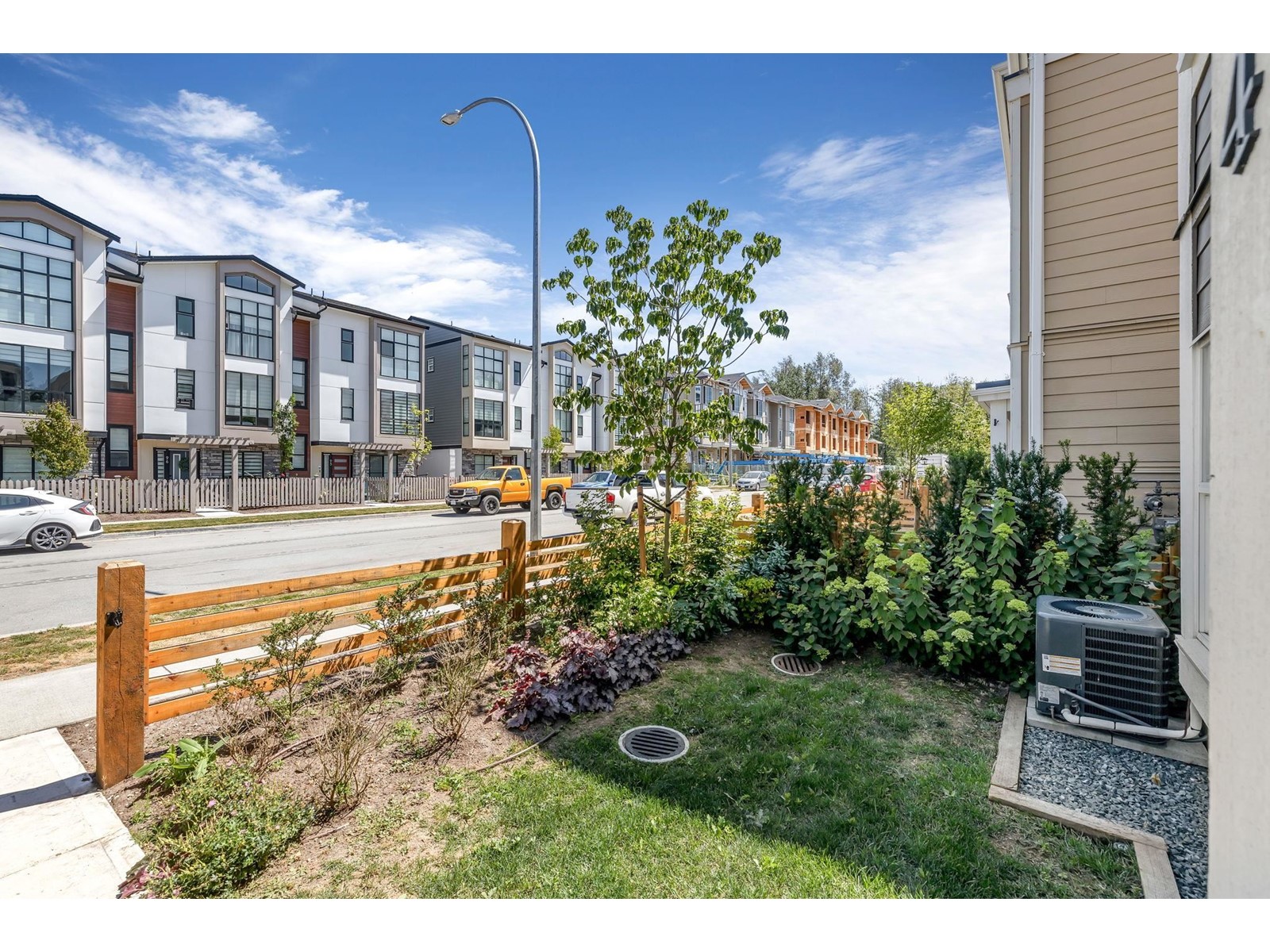 44 20680 76B AVENUE, Langley real estate listing R2935402