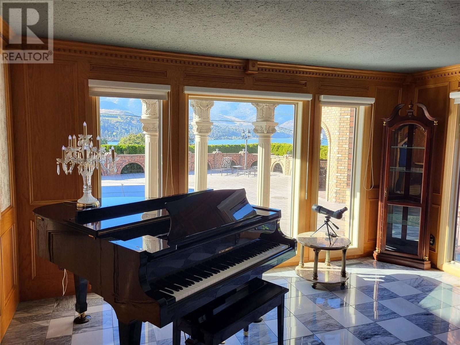 327 Carmel Crescent - 30